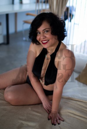 Lily-may live escort in West Covina
