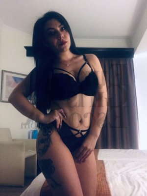 Nazire call girl in Bay City TX